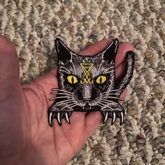 Mystical Black Cat Embroidered Patch - Picture 3 of 4